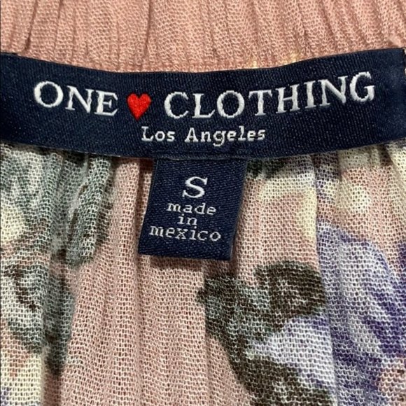 One ❤️ Clothing Off the Shoulder Top Size … - Picture 4 of 5